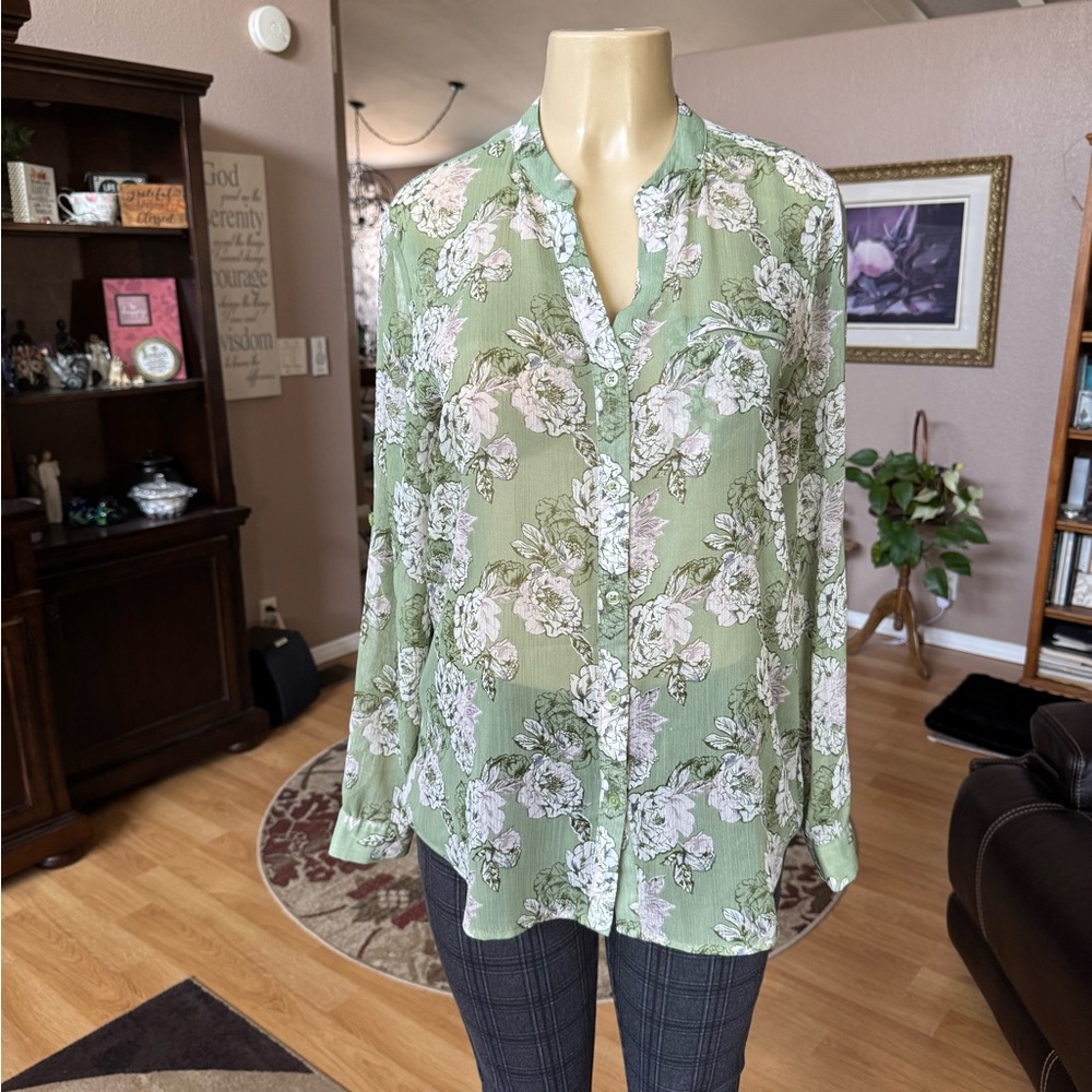 Kut From The Kloth Sheer Green Floral Button-up Blouse - White Roses - Medium - Picture 5 of 9